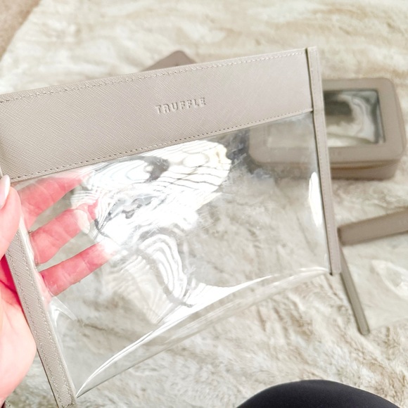 TRUFFLE Clarity Jetset Case and Clutch in Toffee Leather - Picture 12 of 13